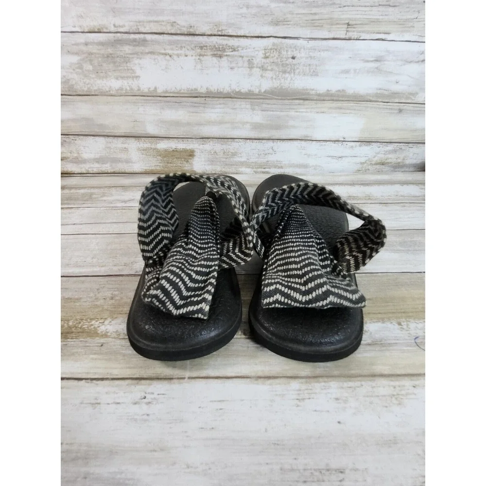 Sanuk‎ Yoga Sling 2 Sandals Womens 8 Black White Chevron Print Yoga Mat Comfort